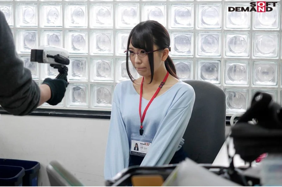 メガネ女子